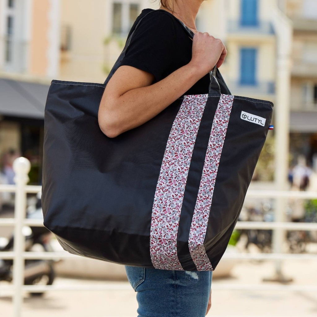 Lutyl - Sac week-end coton enduit fleuri noir et fleurs